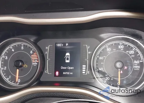 2017 Jeep Cherokee Latitude 4X4 z USA, uszkodzony, nr VIN 1C4PJMCBXHW639673